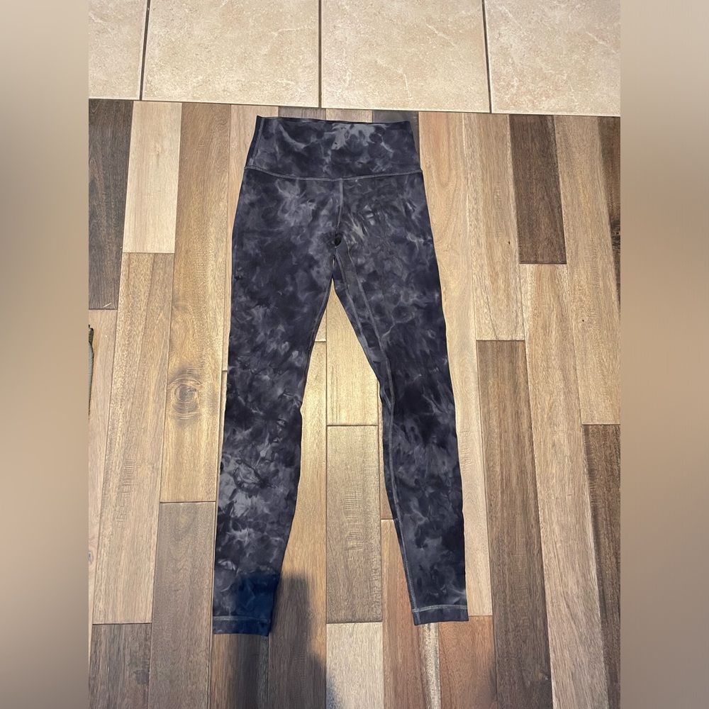 LULULEMON LIKE NEW LEGGINGS